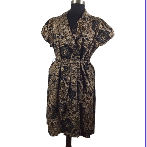 Dresses & Skirts - Double breasted black and khaki colored dress